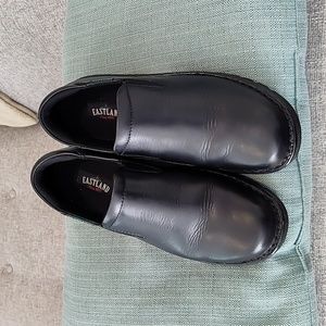 Eastland women's loafers-NEW